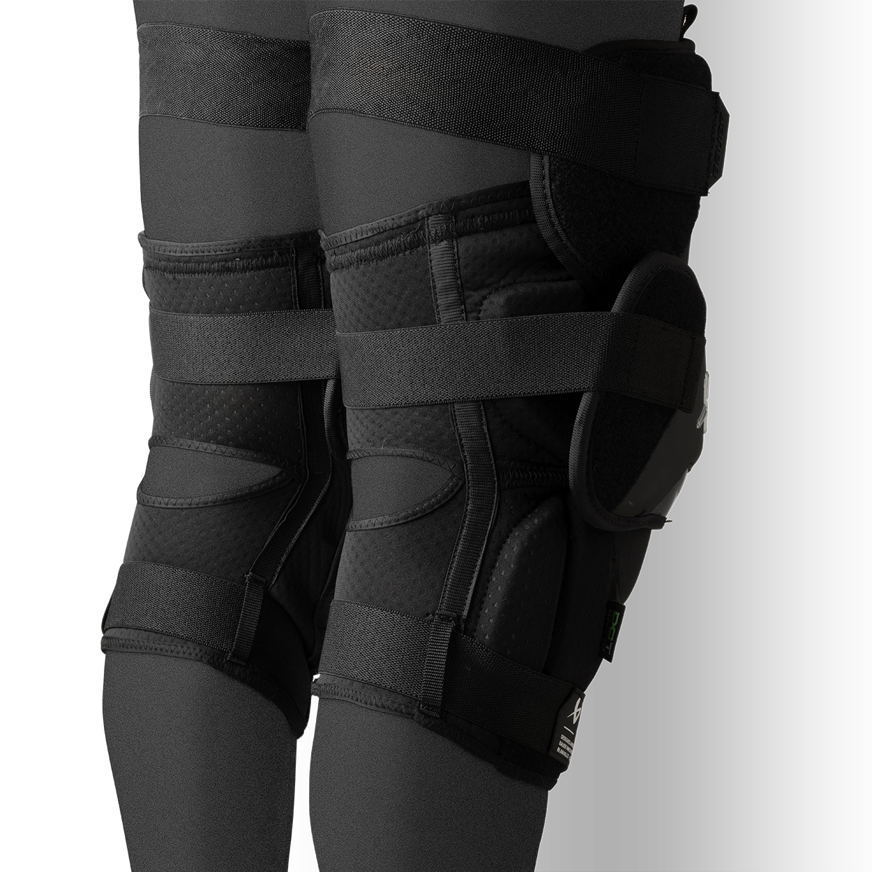 S25 BAUER PRO KNEE GUARD INTERMEDIATE