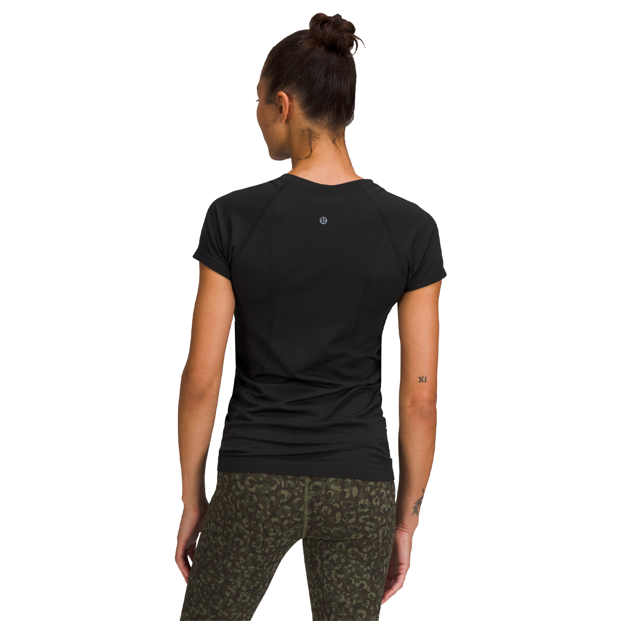 BAUER // lululemon SWIFTLY TECH SHORTSLEEVE