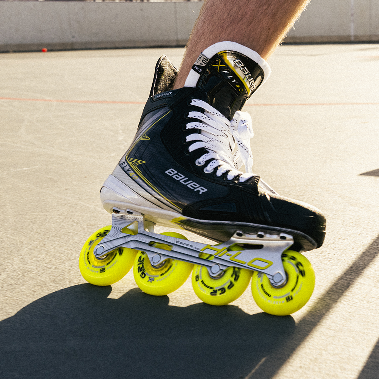 BAUER VAPOR FLY40 ROLLER SKATE INTERMEDIATE