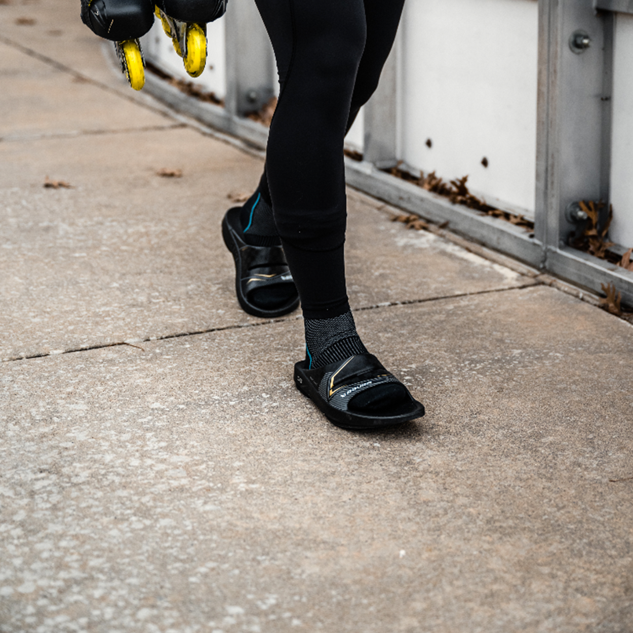 SANDALE BAUER | OOFOS - LE BARTLETT