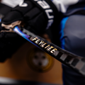 BAUER VAPOR FLYLITE GRIP STICK SENIOR