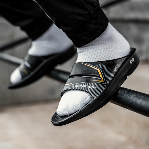 Men's oofos top slides